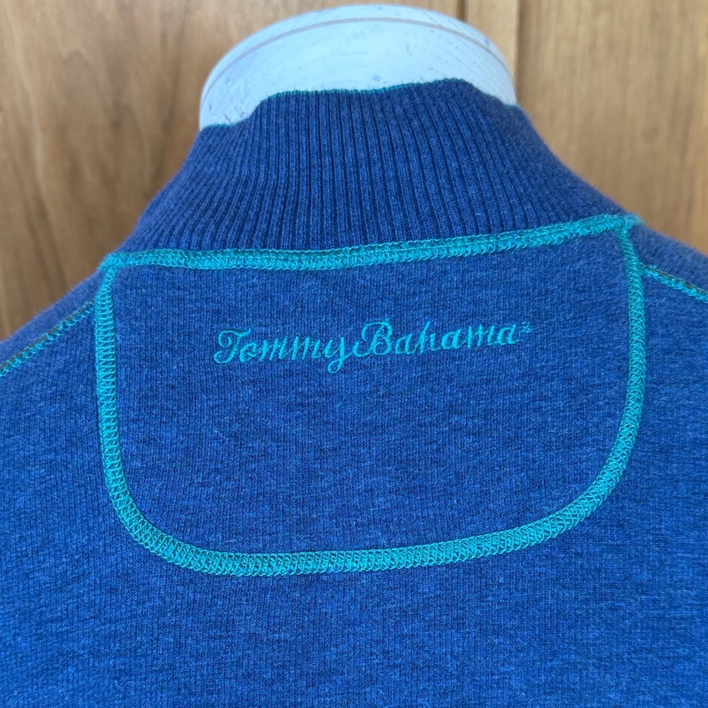 Tommy Bahama reversible Blue/Turquoise Crewneck Sweater